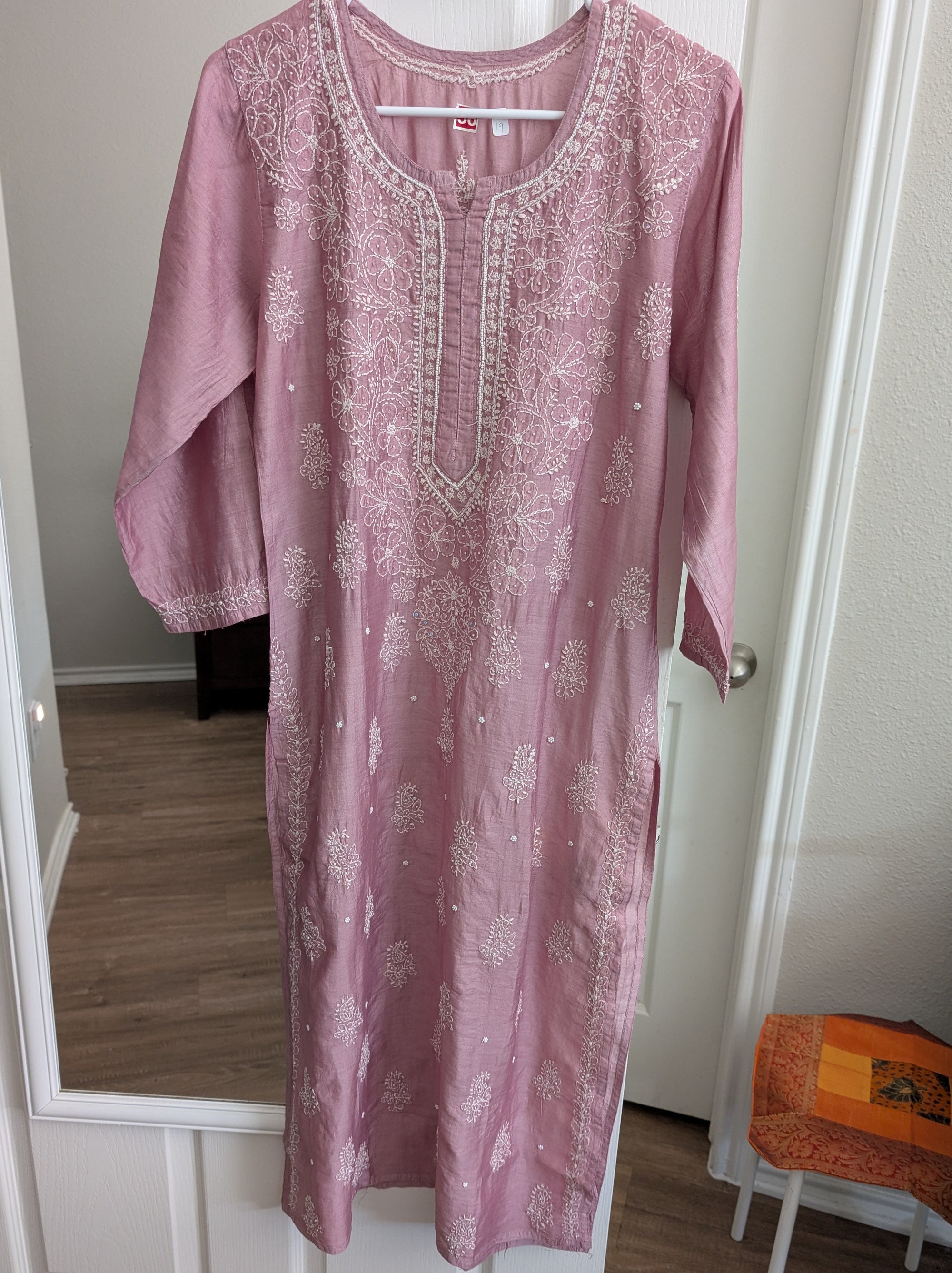 Chanderi Chikankari Kurti