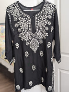 Modal Short Top Chikankari M