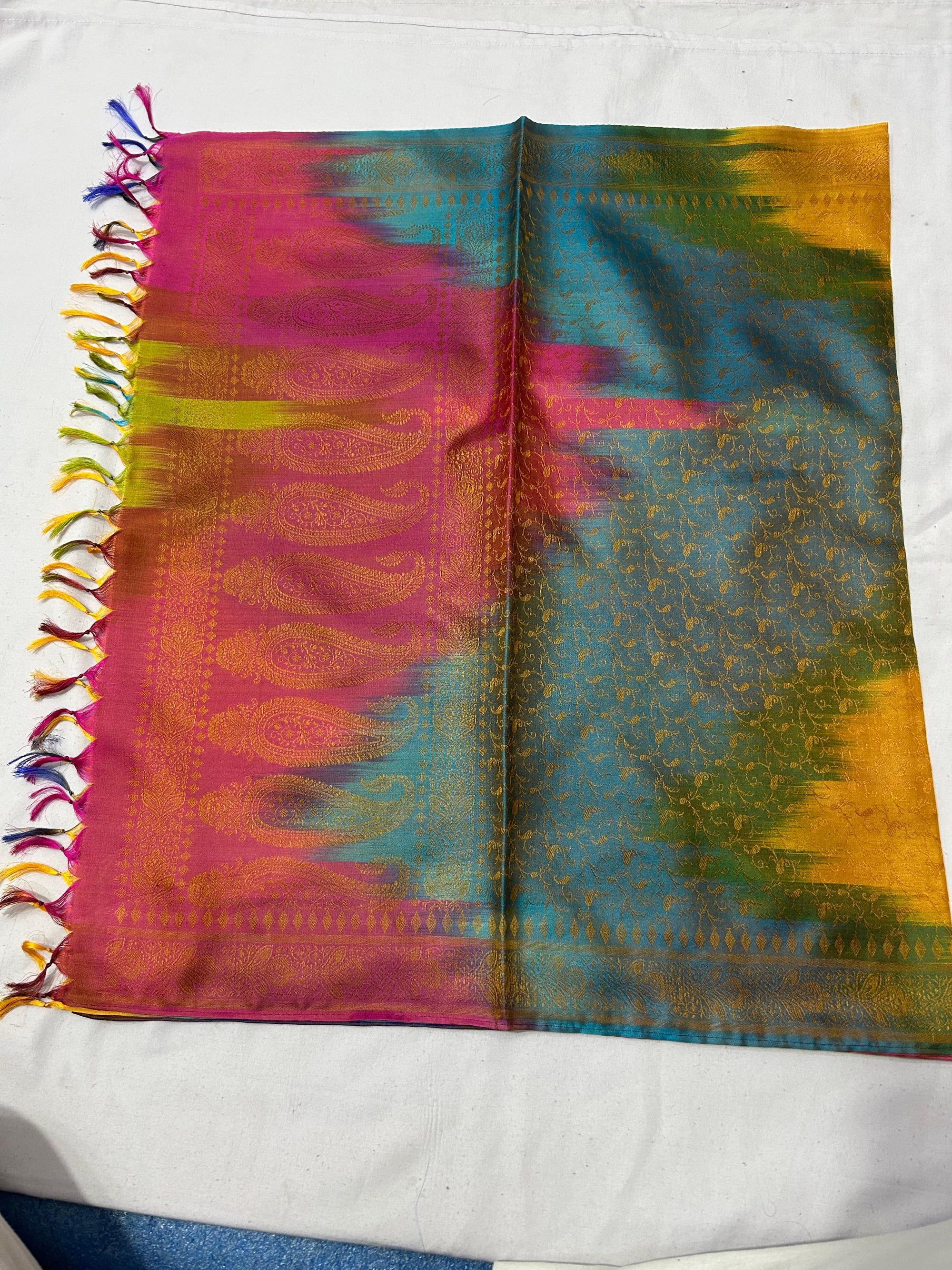 Multicolor Banarasi Hand Woven Stoles (Pre-order)