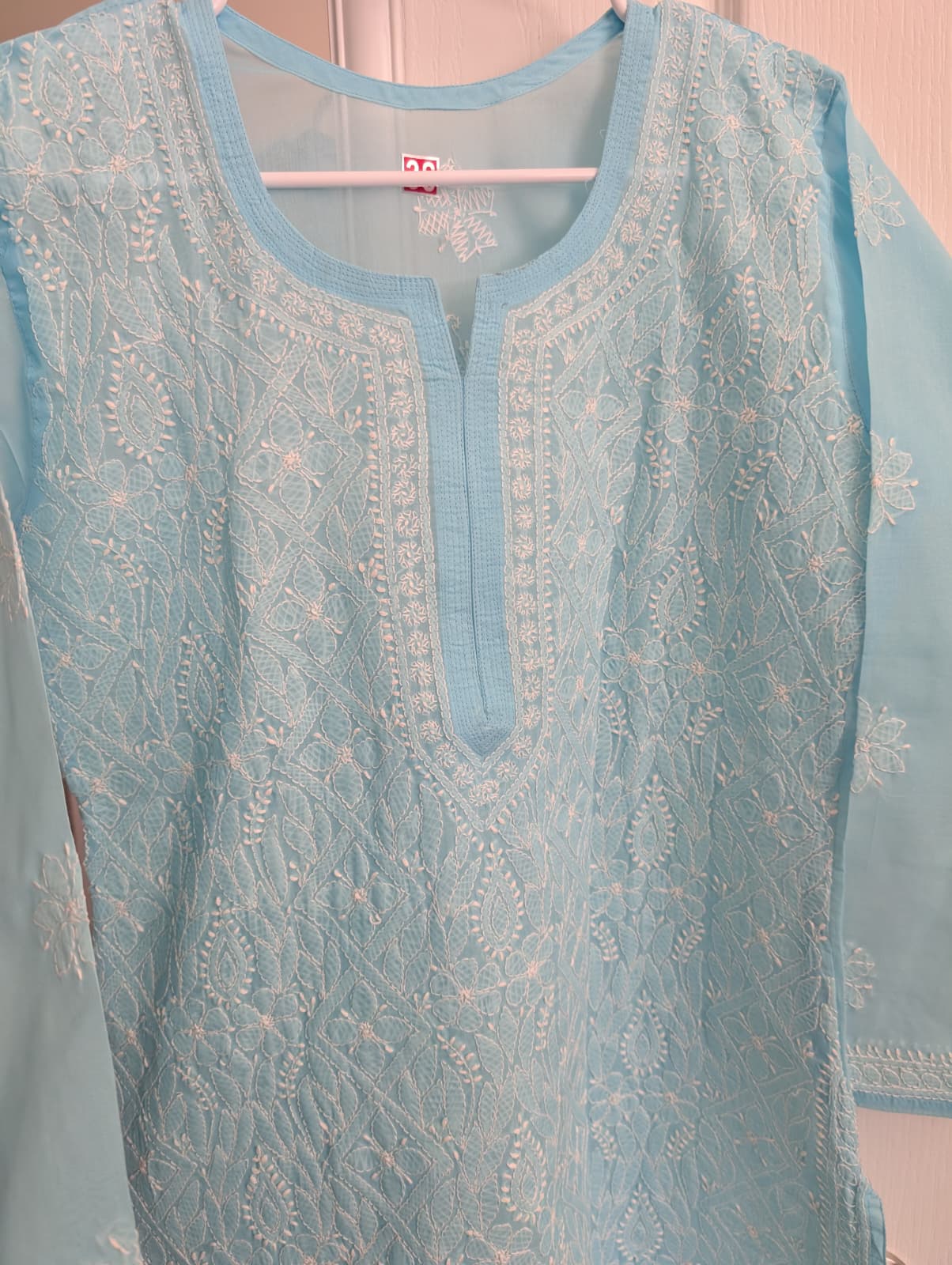 Jaaldaar Cotton Voile Chikankari Kurti